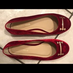 Red Velvet Flats!